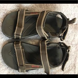 Kids teva sandals-brown